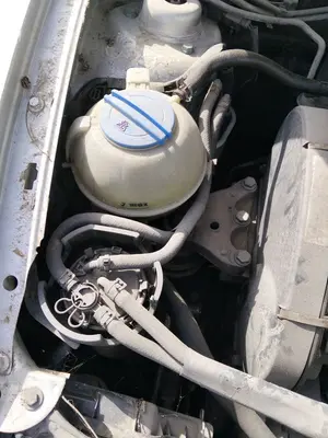Foto de DEPOSITO EXPANSION SEAT IBIZA (6L1) 1.9 SDI (64 CV / 47 KW) referencia 6Q0121407D