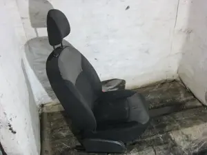 Foto de ASIENTO DELANTERO DERECHO DACIA DOKKER 1.5 dCi Diesel FAP CAT (90 CV / 66 KW) referencia 873117105R foto 4