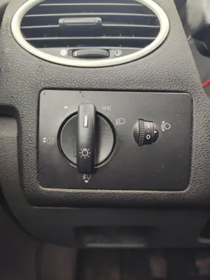 Foto de MANDO LUCES FORD FOCUS BERLINA (CAP) 1.8 Flexifuel CAT (125 CV / 92 KW) referencia 1318961