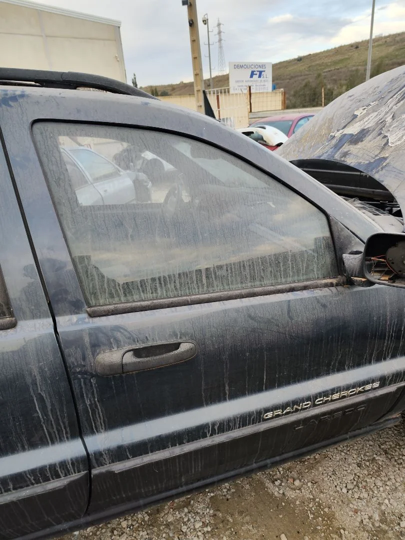 Foto de LUNA DELANTERA DERECHA JEEP GRAND CHEROKEE (WJ/WG) 4.0 CAT (190 CV / 140 KW)