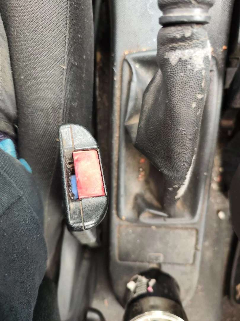 Foto de PRETENSOR AIRBAG IZQUIERDO OPEL CORSA C 1.2 16V CAT (Z 12 XEP / LB4) (80 CV / 59 KW)