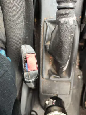 Foto de PRETENSOR AIRBAG IZQUIERDO OPEL CORSA C 1.2 16V CAT (Z 12 XEP / LB4) (80 CV / 59 KW)
