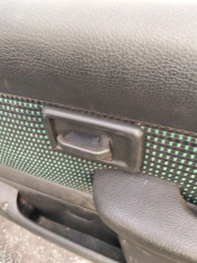 Foto de MANETA INTERIOR DELANTERA DERECHA PEUGEOT 106 (S2) 1.1 (60 CV / 44 KW)