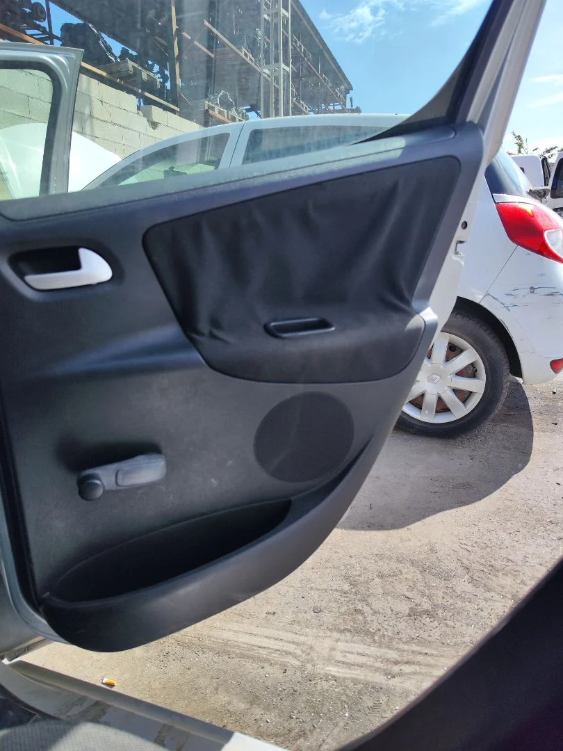 Foto de GUARNECIDO PUERTA TRASERA DERECHA PEUGEOT 207 1.6 16V HDi (90 CV / 66 KW) referencia 9333ZY