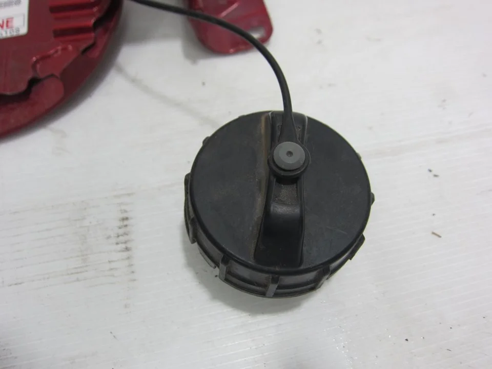Foto de TAPON COMBUSTIBLE MITSUBISHI ASX (GA0W) 1.6 CAT (117 CV / 86 KW) referencia 18100502431610