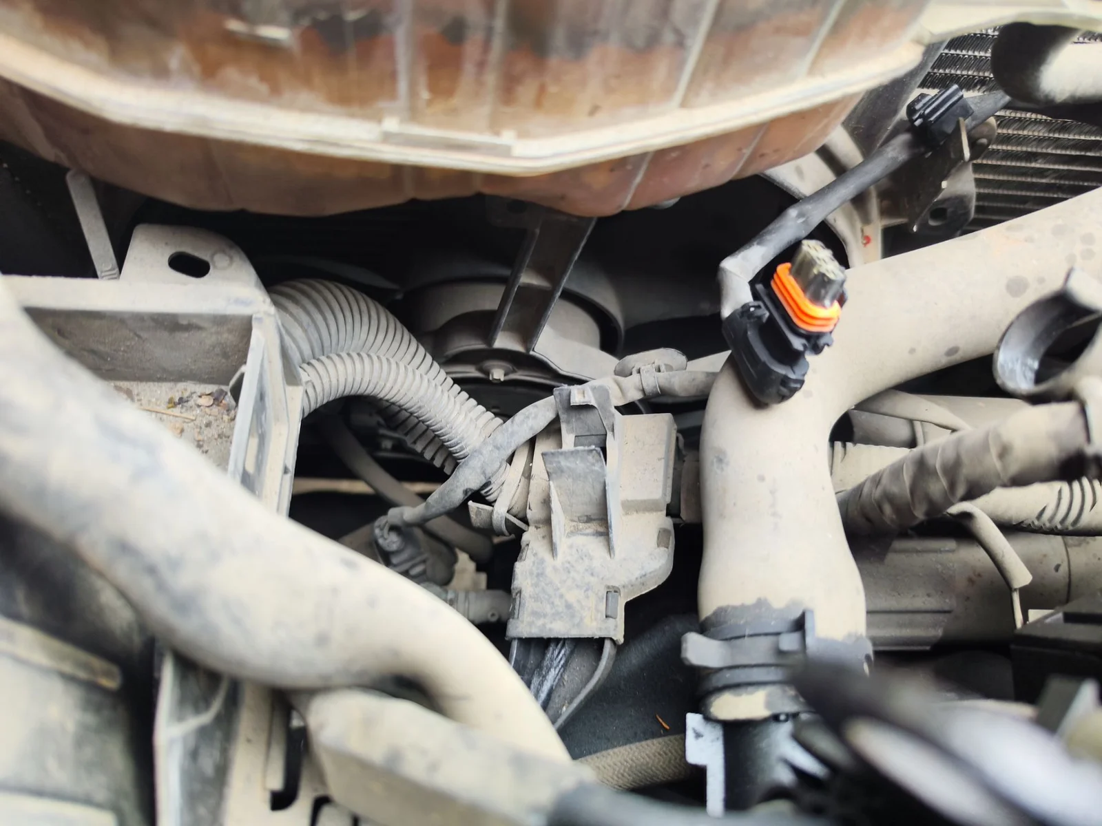 Foto de ELECTROVENTILADOR RENAULT CLIO III 1.5 dCi Diesel CAT (86 CV / 63 KW)