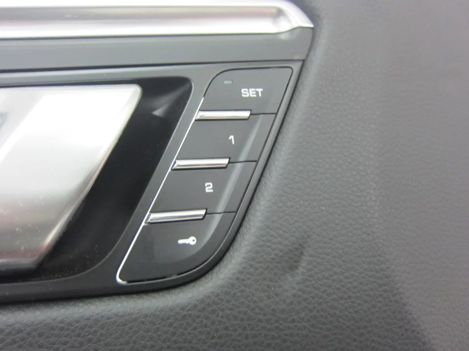 Foto de MANDO MULTIFUNCION PORSCHE MACAN (95BA) referencia 95B959856