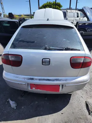 Foto de PORTON TRASERO SEAT LEON (1M1) 1.9 TDI (90 CV / 66 KW)