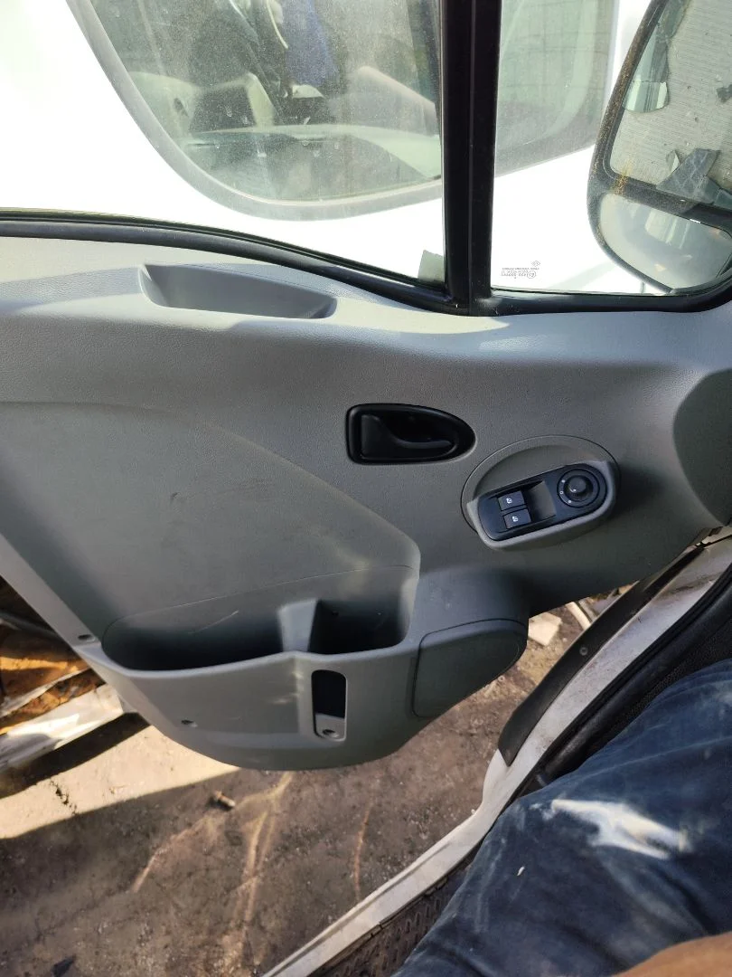 Foto de GUARNECIDO PUERTA DELANTERA IZQUIERDA NISSAN INTERSTAR (X70) 2.5 dCi Diesel CAT (114 CV / 84 KW)