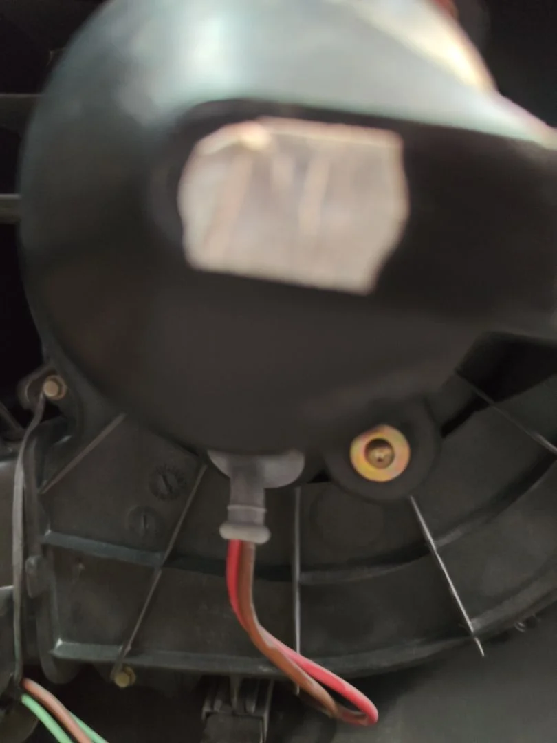 Foto de VENTILADOR CALEFACCION OPEL CORSA C 1.2 16V CAT (Z 12 XEP / LB4) (80 CV / 59 KW)