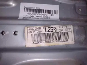 Foto de ELEVALUNAS TRASERO DERECHO PEUGEOT PARTNER (S2) 1.9 Diesel (69 CV / 51 KW) referencia 834802D052 foto 2