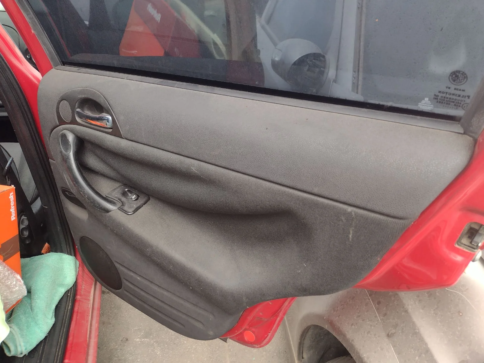 Foto de GUARNECIDO PUERTA TRASERA DERECHA ALFA ROMEO 147 (190) 1.6 16V CAT (105 CV / 77 KW) referencia 0735300641