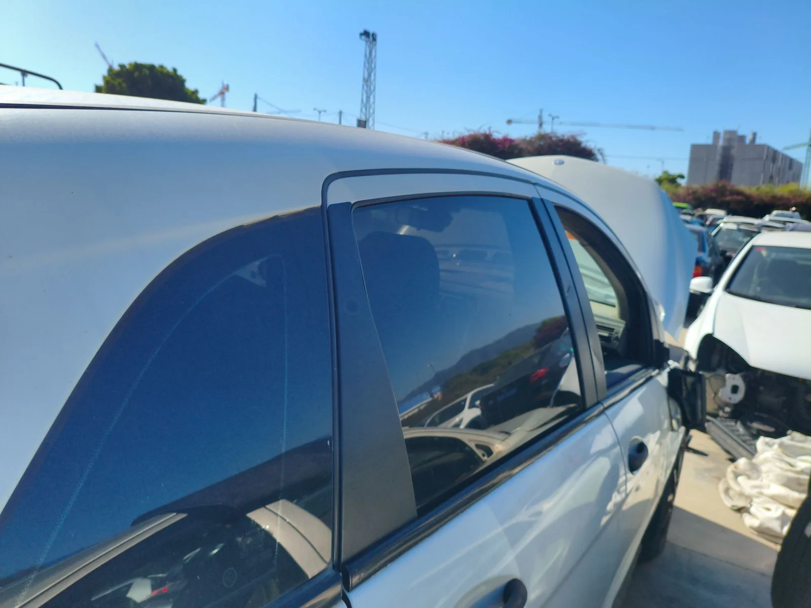 Foto de LUNA TRASERA DERECHA MERCEDES-BENZ CLASE B (BM 245) 2.0 CDI CAT (109 CV / 80 KW) referencia A1697350200