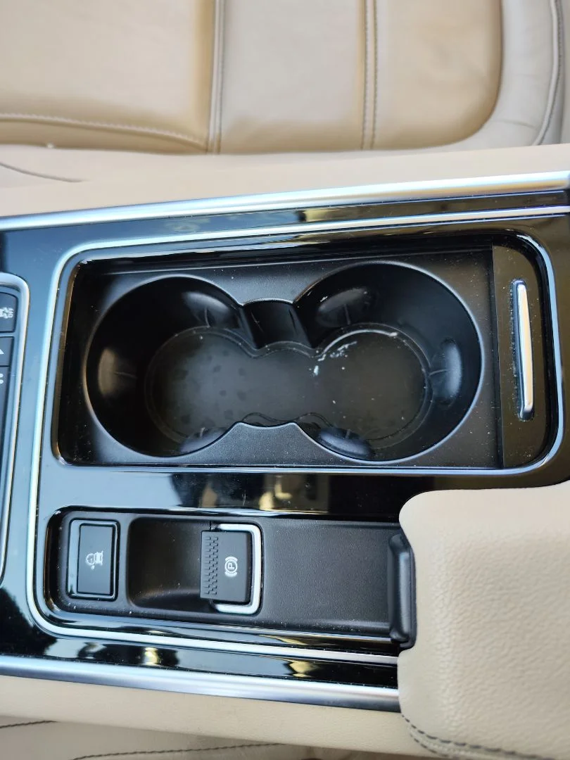 Foto de CENICERO JAGUAR XE 2.0 Turbo CAT (200 CV / 147 KW)