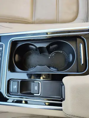 Foto de CENICERO JAGUAR XE 2.0  Turbo CAT (200 CV / 147 KW)