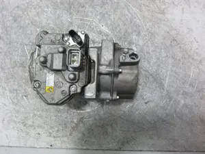 Foto de COMPRESOR AIRE ACONDICIONADO LEXUS NX (AZ10) referencia 0422000533