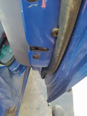 Foto de CERRADURA PUERTA DELANTERA DERECHA VOLKSWAGEN CADDY (2K)(02.2004) 1.9 TDI (BSU) (75 CV / 55 KW)
