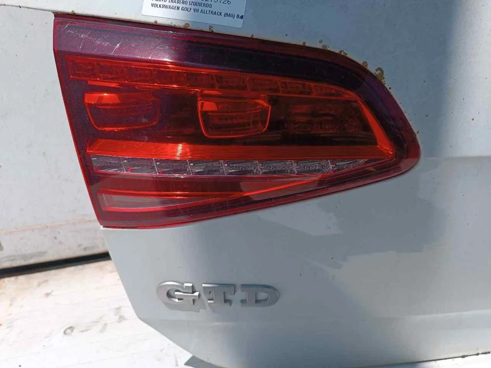 Foto de PILOTO TRASERO IZQUIERDO INTERIOR VOLKSWAGEN GOLF VII (5G1/BE1) 2.0 TDI (184 CV / 135 KW) referencia 5G0945207