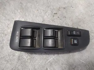 Foto de MANDO ELEVALUNAS DELANTERO IZQUIERDO TOYOTA AVENSIS BERLINA (T25) 2.0 Turbodiesel CAT (116 CV / 85 KW) referencia 8482005100
