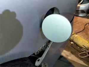Foto de TAPA EXTERIOR COMBUSTIBLE MITSUBISHI GRANDIS (NA0W)