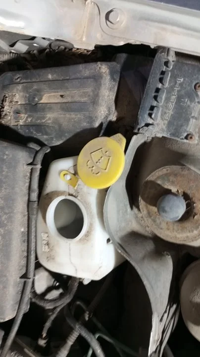 Foto de DEPOSITO LIMPIA OPEL CORSA C 1.2 16V CAT (Z 12 XE / LW4) (75 CV / 55 KW) referencia 9114661