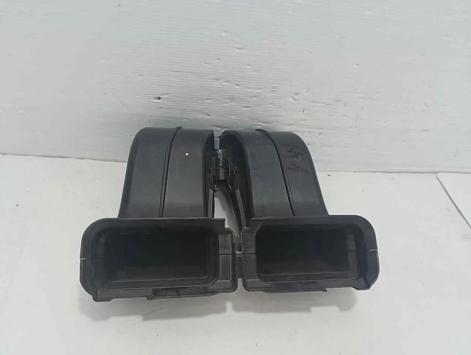 Foto de NO IDENTIFICADO PORSCHE MACAN (95BA) referencia 95B819389B