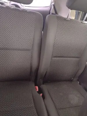 Foto de ASIENTO TRASERO MEDIO TOYOTA COROLLA VERSO (R1) 2.2 Turbodiesel CAT (136 CV / 100 KW)