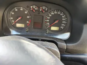Foto de CUADRO INSTRUMENTOS VOLKSWAGEN GOLF IV BERLINA (1J1)(10.1997) 2.0  (116 CV / 85 KW)