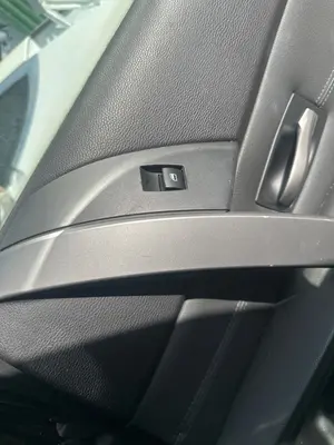 Foto de MANDO ELEVALUNAS TRASERO DERECHO BMW SERIE 5 BERLINA (E60) 3.0 24V CAT (231 CV / 170 KW)