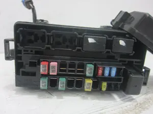 Foto de CAJA RELES / FUSIBLES NISSAN MICRA (K14) 0.9 CAT (90 CV / 66 KW) foto 5