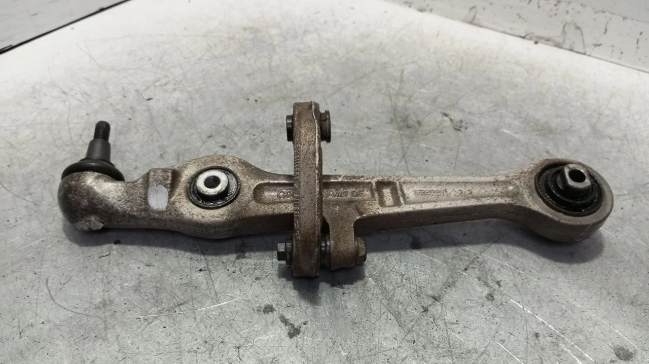 Foto de BRAZO SUSPENSION DELANTERO DERECHO AUDI A4 BERLINA (8E) 1.9 TDI (131 CV / 96 KW) referencia 4B3407155A