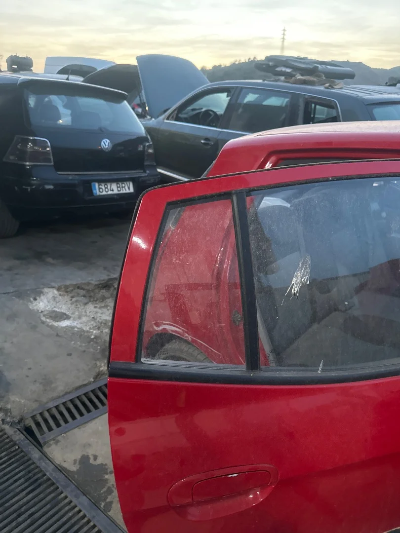 Foto de LUNA CUSTODIA TRASERA DERECHA KIA PICANTO (SA) 1.1 CAT (65 CV / 48 KW)