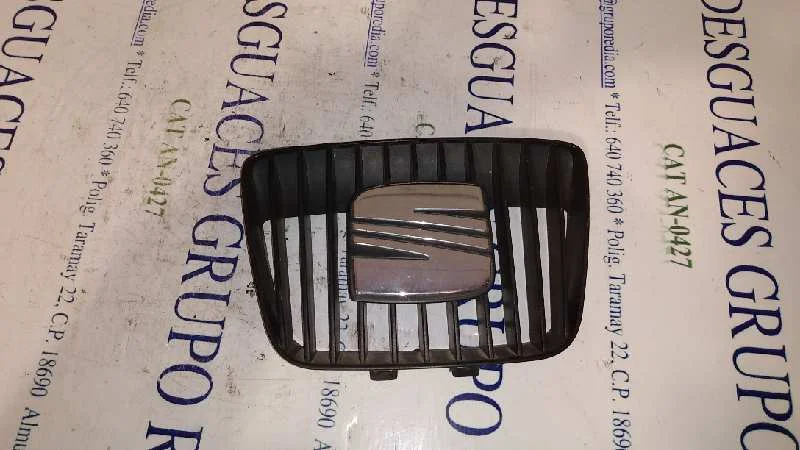 Foto de REJILLA DELANTERA SEAT IBIZA (6K1) referencia 6K0853654D