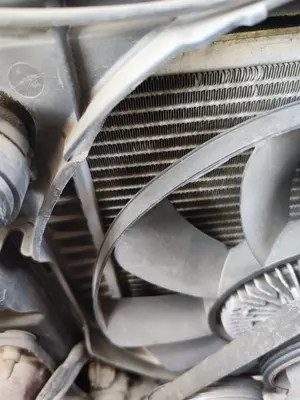 Foto de CONDENSADOR / RADIADOR  AIRE ACONDICIONADO VOLKSWAGEN PASSAT BERLINA (3B2) 1.9 TDI (116 CV / 85 KW) referencia 8D0260403G