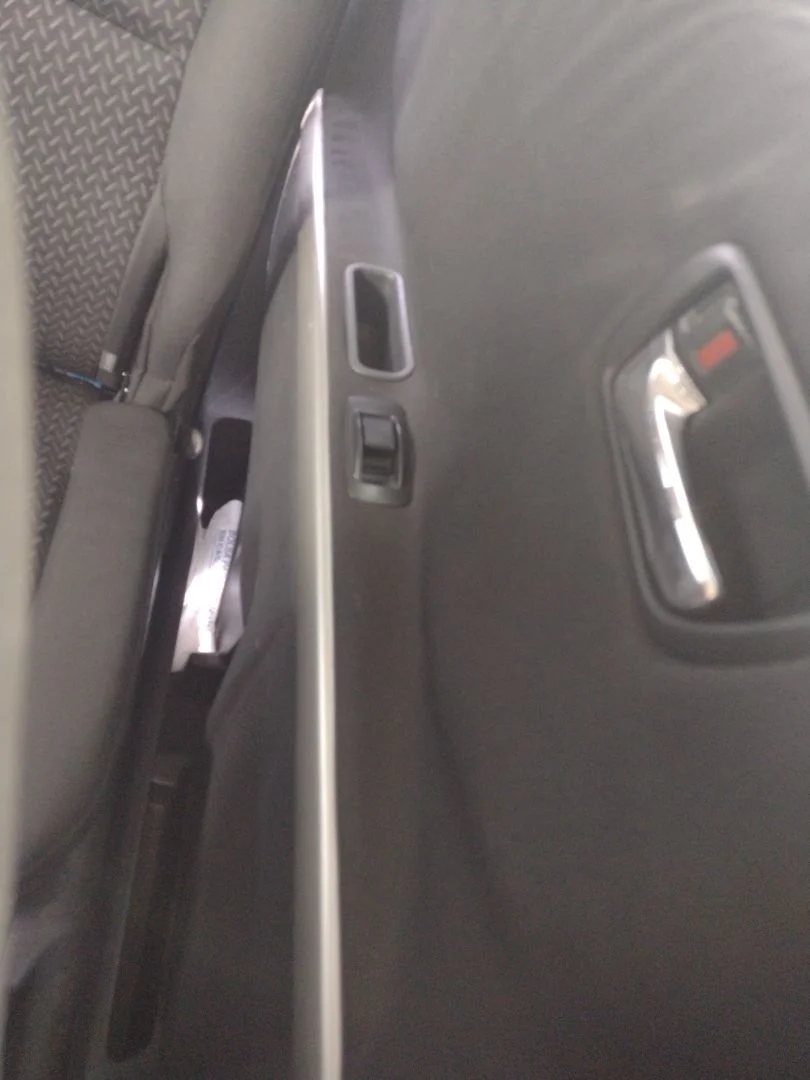 Foto de MANDO ELEVALUNAS TRASERO IZQUIERDO TOYOTA COROLLA VERSO (R1) 2.2 Turbodiesel CAT (136 CV / 100 KW)