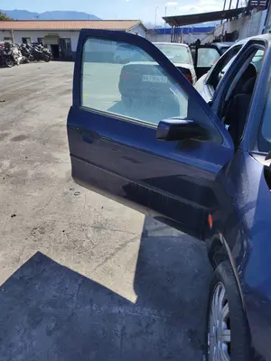 Foto de PUERTA DELANTERA DERECHA FORD MONDEO BERLINA (GD) 1.8 Turbodiesel CAT (90 CV / 66 KW) referencia 1043420