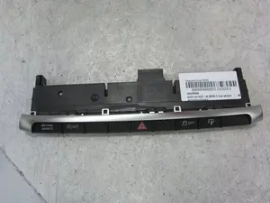 Foto de WARNING AUDI A3 SEDÁN (8VM) 2.0 16V TDI (150 CV / 110 KW) referencia 8V0925301FKNV6 foto 2