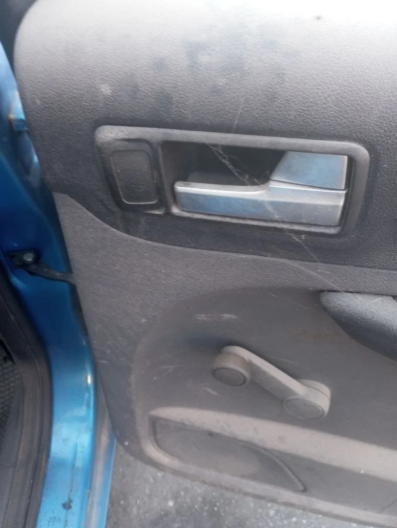 Foto de MANETA INTERIOR TRASERA DERECHA FORD FOCUS BERLINA (CAP) 1.6 TDCi CAT (109 CV / 80 KW)