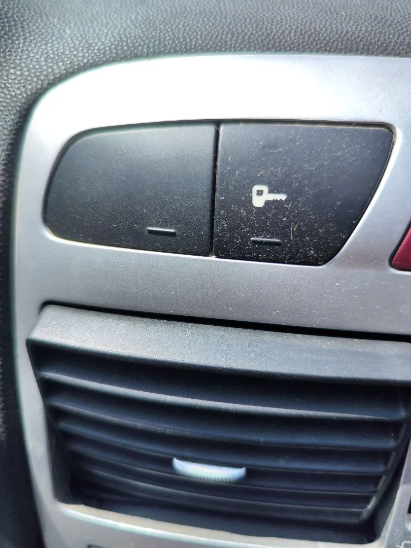 Foto de INTERRUPTOR PEUGEOT 307 BERLINA (S2) 1.4 16V CAT (KFU / ET3J4) (88 CV / 65 KW)