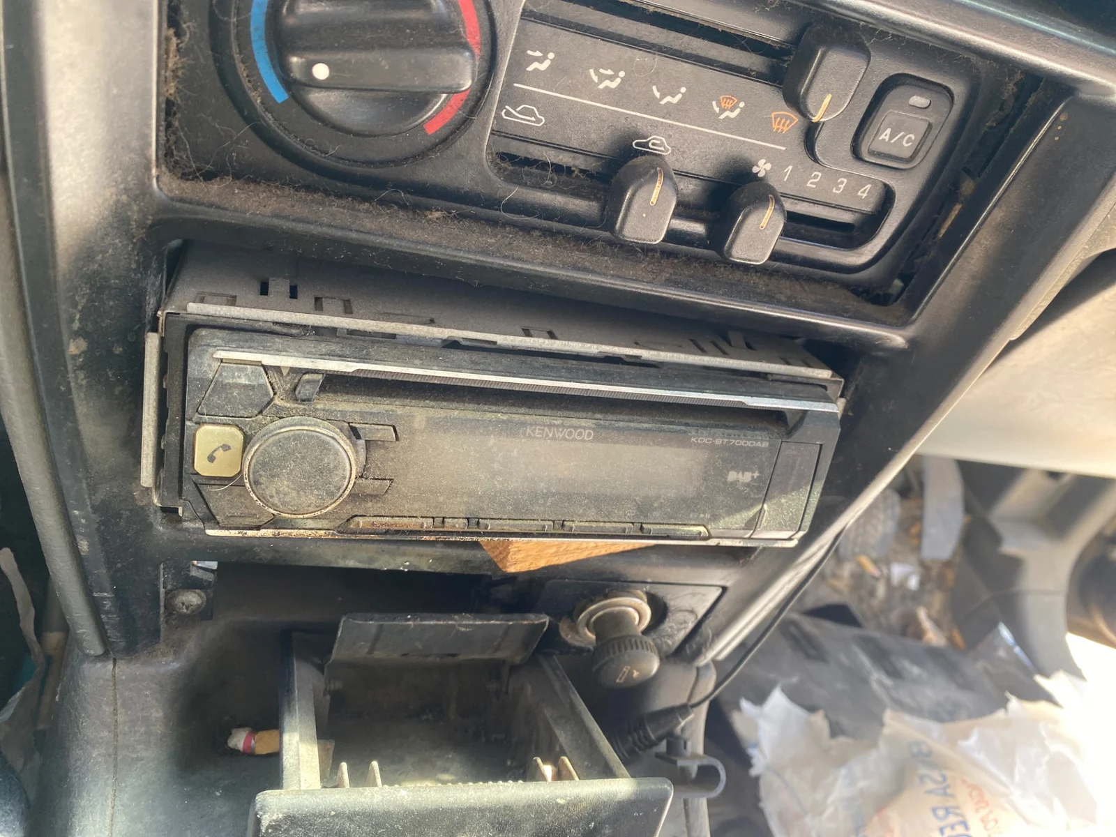 Foto de SISTEMA AUDIO / RADIO CD KIA SPORTAGE 2.0 CAT (128 CV / 94 KW)