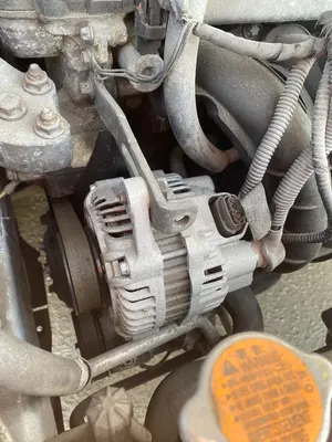 Foto de ALTERNADOR MITSUBISHI COLT CZ3 BERL. 5 (Z30A) 1.3 CAT (95 CV / 70 KW) referencia 1800A070