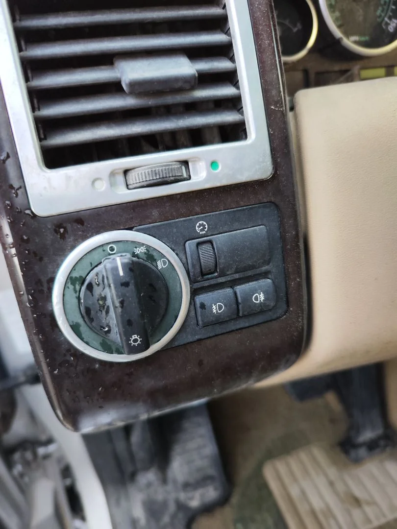 Foto de INTERRUPTOR LAND ROVER RANGE ROVER (LM) 4.4 V8 CAT (306 CV / 225 KW)