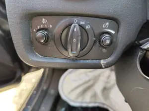 Foto de MANDO LUCES FORD FIESTA (CNN) 1.5 TDCi CAT (75 CV / 55 KW) referencia 1734368