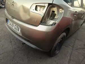 Foto de PARAGOLPES TRASERO CITROEN C3 1.4 (73 CV / 54 KW) foto 2