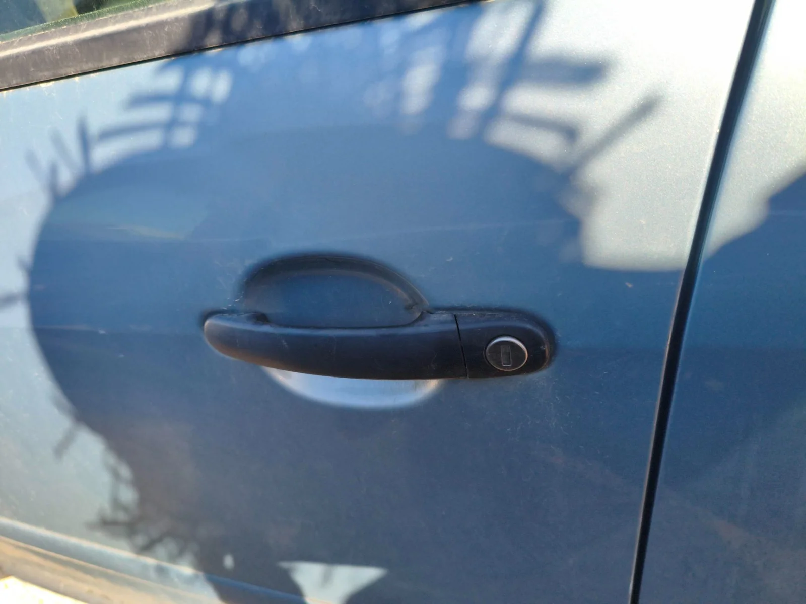 Foto de MANETA EXTERIOR DELANTERA IZQUIERDA AUDI A2 (8Z) 1.4 TDI (75 CV / 55 KW) referencia 3B0837207F FKZ
