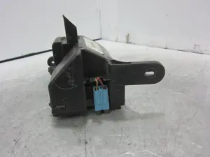 Foto de CAJA RELES / FUSIBLES PEUGEOT 206 1.6 (88 CV / 65 KW) referencia 9638726280 foto 4
