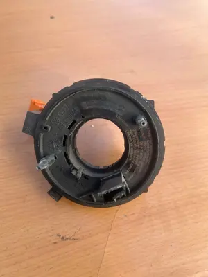 Foto de ANILLO AIRBAG VOLKSWAGEN GOLF IV BERLINA (1J1)(10.1997) 1.9 TDI (131 CV / 96 KW) referencia 1J0959653E foto 2