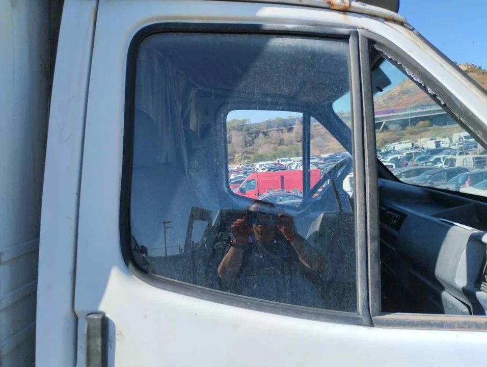 Foto de LUNA DELANTERA DERECHA FORD TRANSIT FURGÓN (CY/DY)(1986) 2.5 Diesel (80 CV / 59 KW) referencia 43R00022