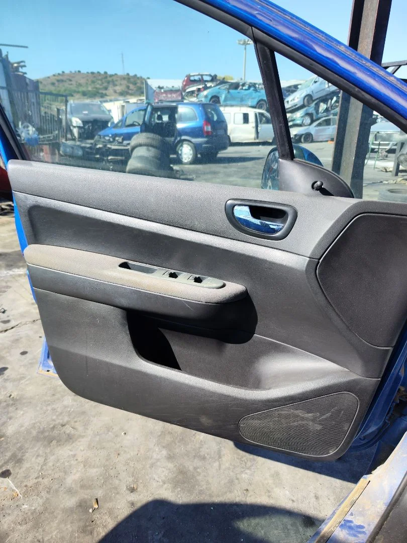 Foto de GUARNECIDO PUERTA DELANTERA IZQUIERDA PEUGEOT 307 (S1)(04.2001) 1.6 16V CAT (109 CV / 80 KW) referencia 933117