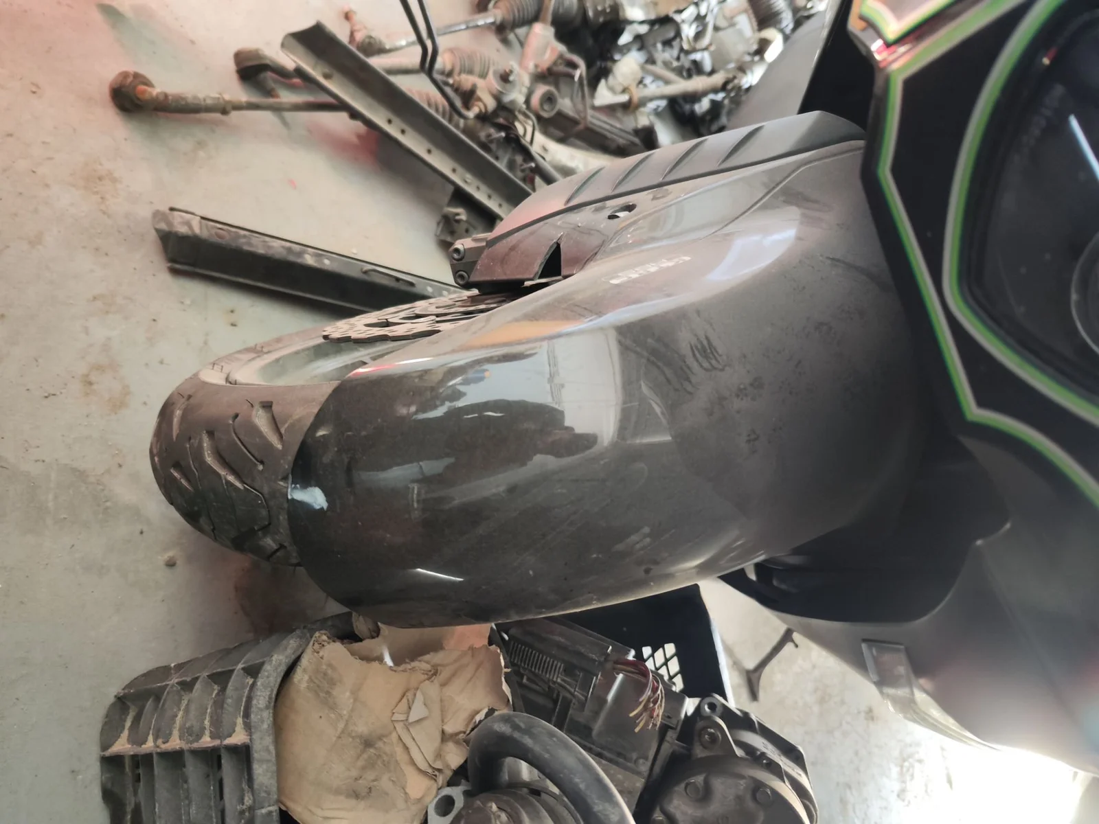 Foto de GUARDABARROS DELANTERO KAWASAKI ZZR 1400 1441 cm3 - 147.2 kW (0 CV / 0 KW)